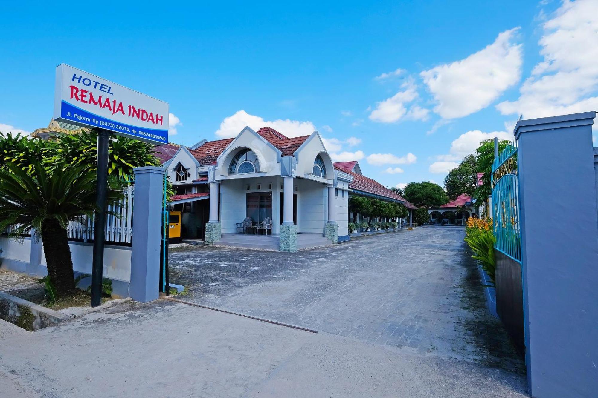 Collection O 91046 Hotel Remaja Indah Masamba Dış mekan fotoğraf